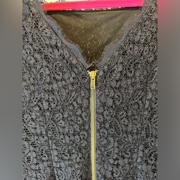 Navy Blue Lace cocktail dress - Picture 3 of 4